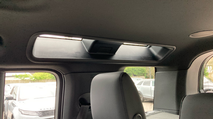 Land Rover Defender 3.0 D250 X-Dynamic HSE 110 5dr Auto Diesel Estate - Image 54